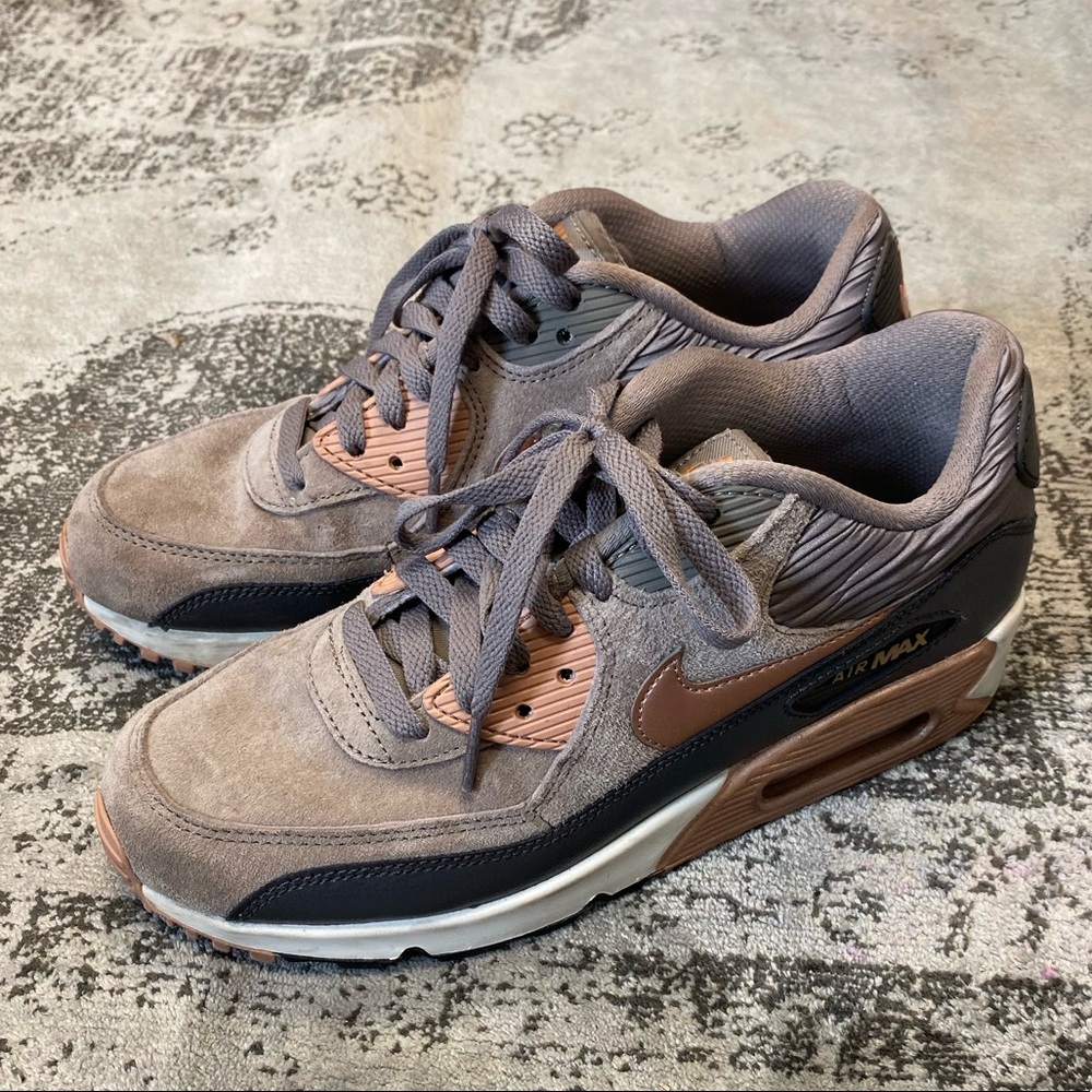 Nike Airmax Gray and Rose Gold Sneakers EUC 7.5